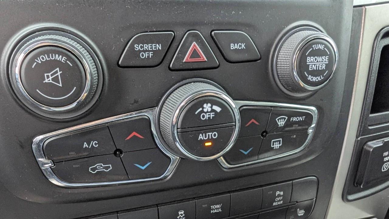 2020 RAM 1500 Classic WARLOCK 4X4 CREW CAB 5'7" BOX Photo