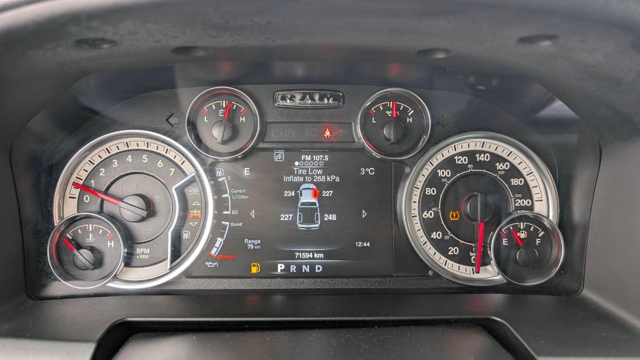 2020 RAM 1500 Classic WARLOCK 4X4 CREW CAB 5'7" BOX Photo