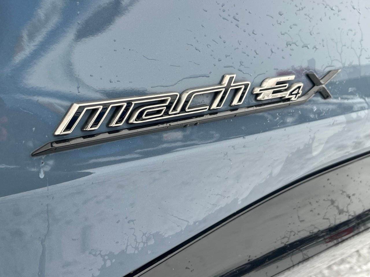 2023 Ford Mustang Mach-E Premium AWD Photo4