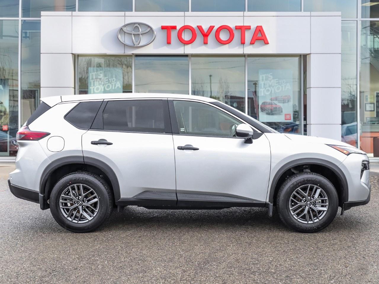 2025 Nissan Rogue S Photo