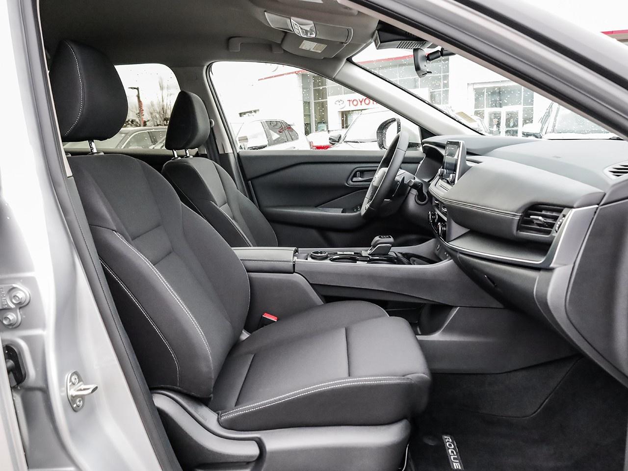 2025 Nissan Rogue S Photo