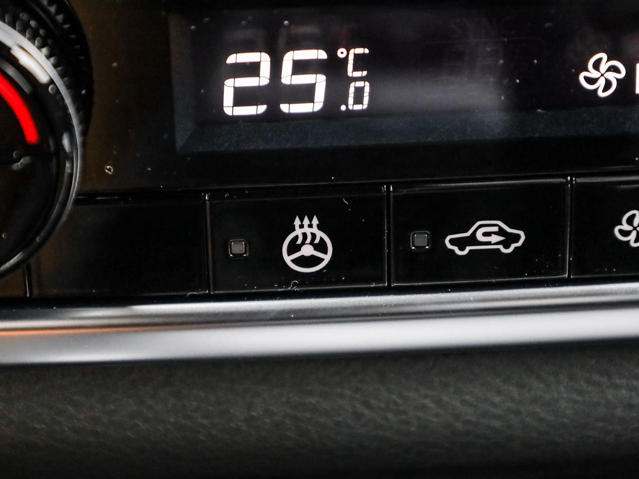 2025 Nissan Rogue S Photo