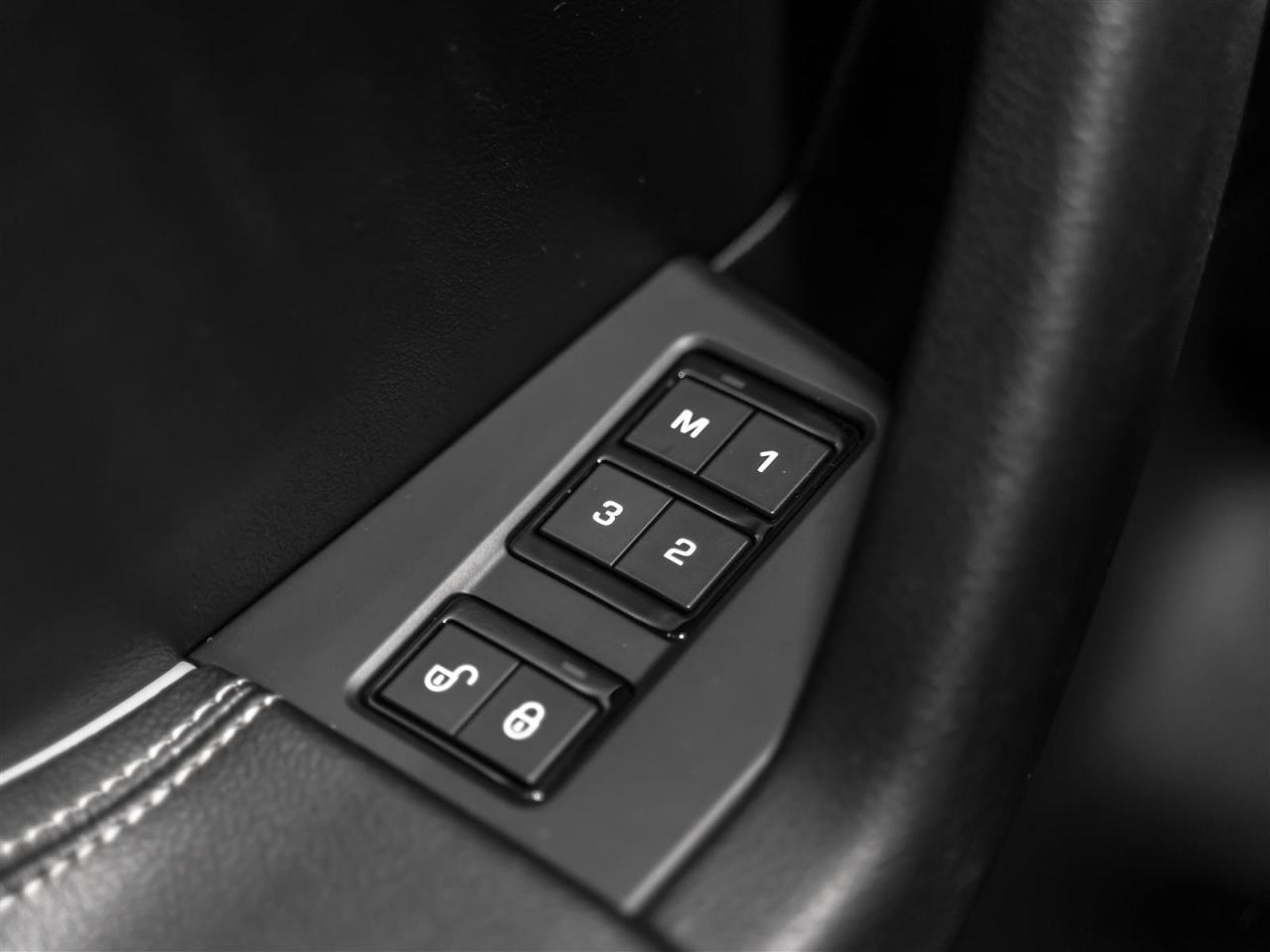 2017 Jaguar F-PACE R-SPORT|35t AWD|22INCH|MERIDIAN|BLINDSPOT|LOADED Photo