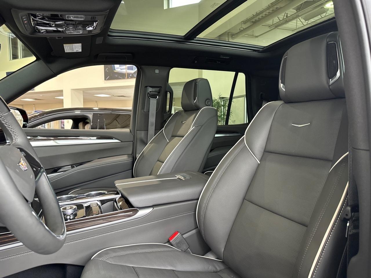 2026 Cadillac Escalade Luxury  ESV, RADIANT RED, LUXURY Photo