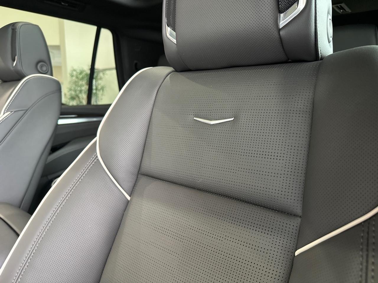 2026 Cadillac Escalade Luxury  ESV, RADIANT RED, LUXURY Photo
