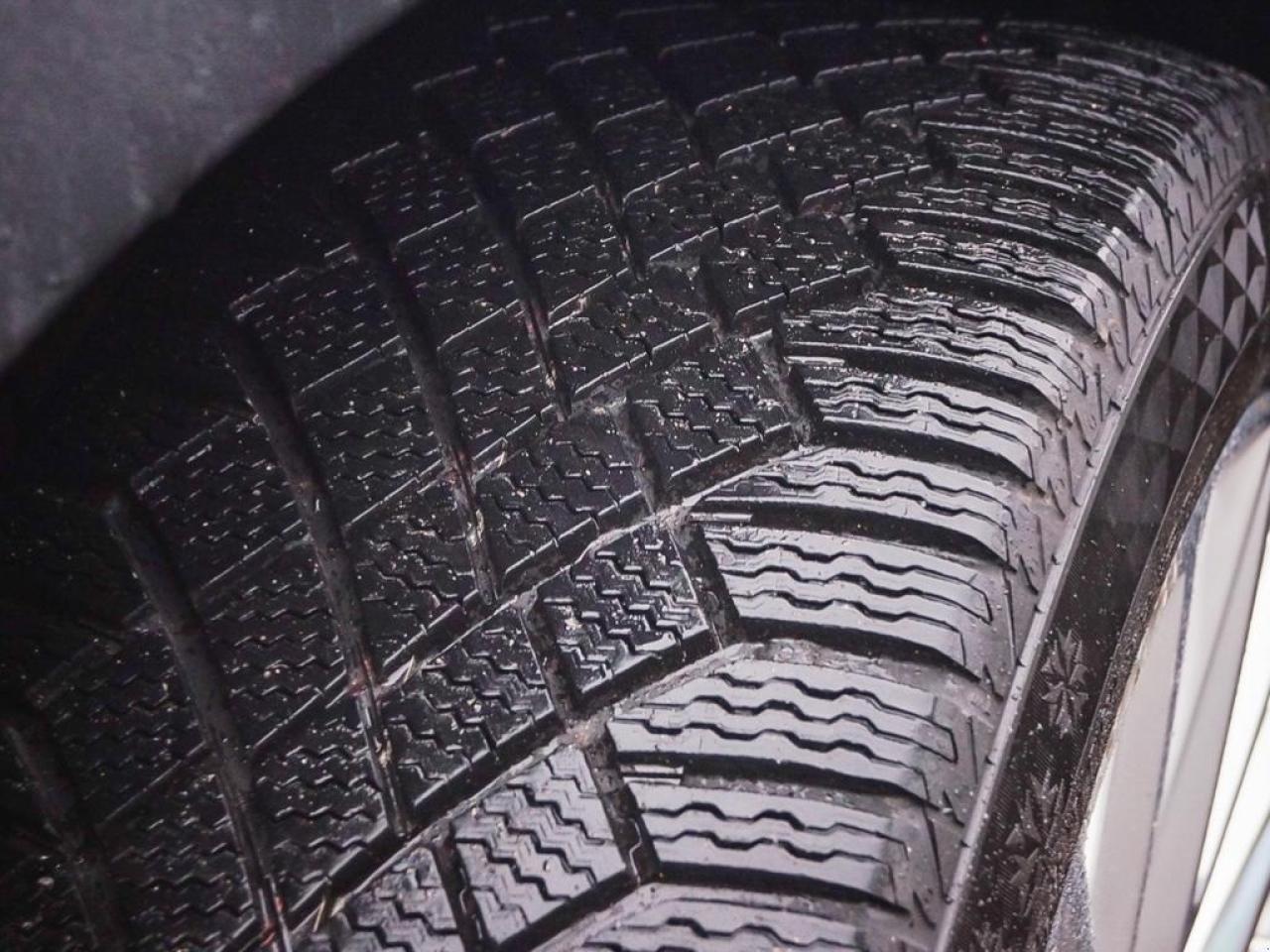 2019 Cadillac XT4 AWD Sport  SPORT, LEATHER, AWDM COMFORT AND CONV PACKAGE Photo