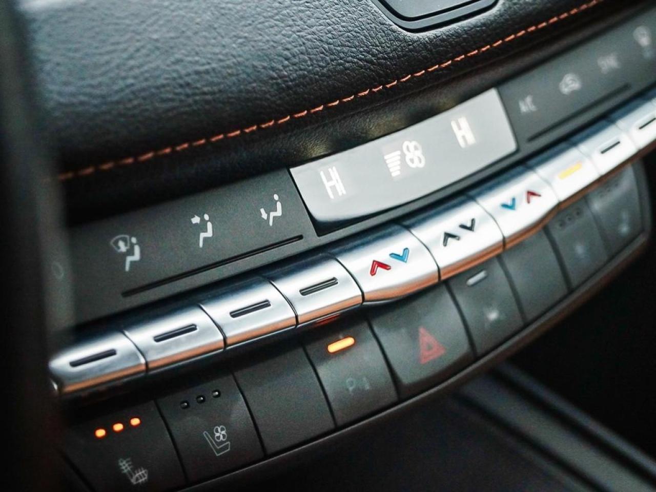 2019 Cadillac XT4 AWD Sport  SPORT, LEATHER, AWDM COMFORT AND CONV PACKAGE Photo