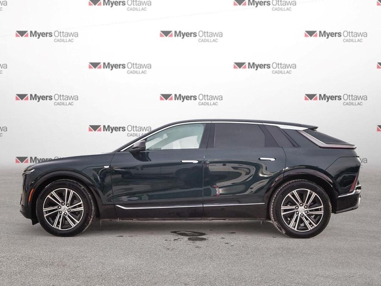 2024 Cadillac LYRIQ Luxury  LUXURY, AWD, GLASS ROOF, LIKE NEW Photo