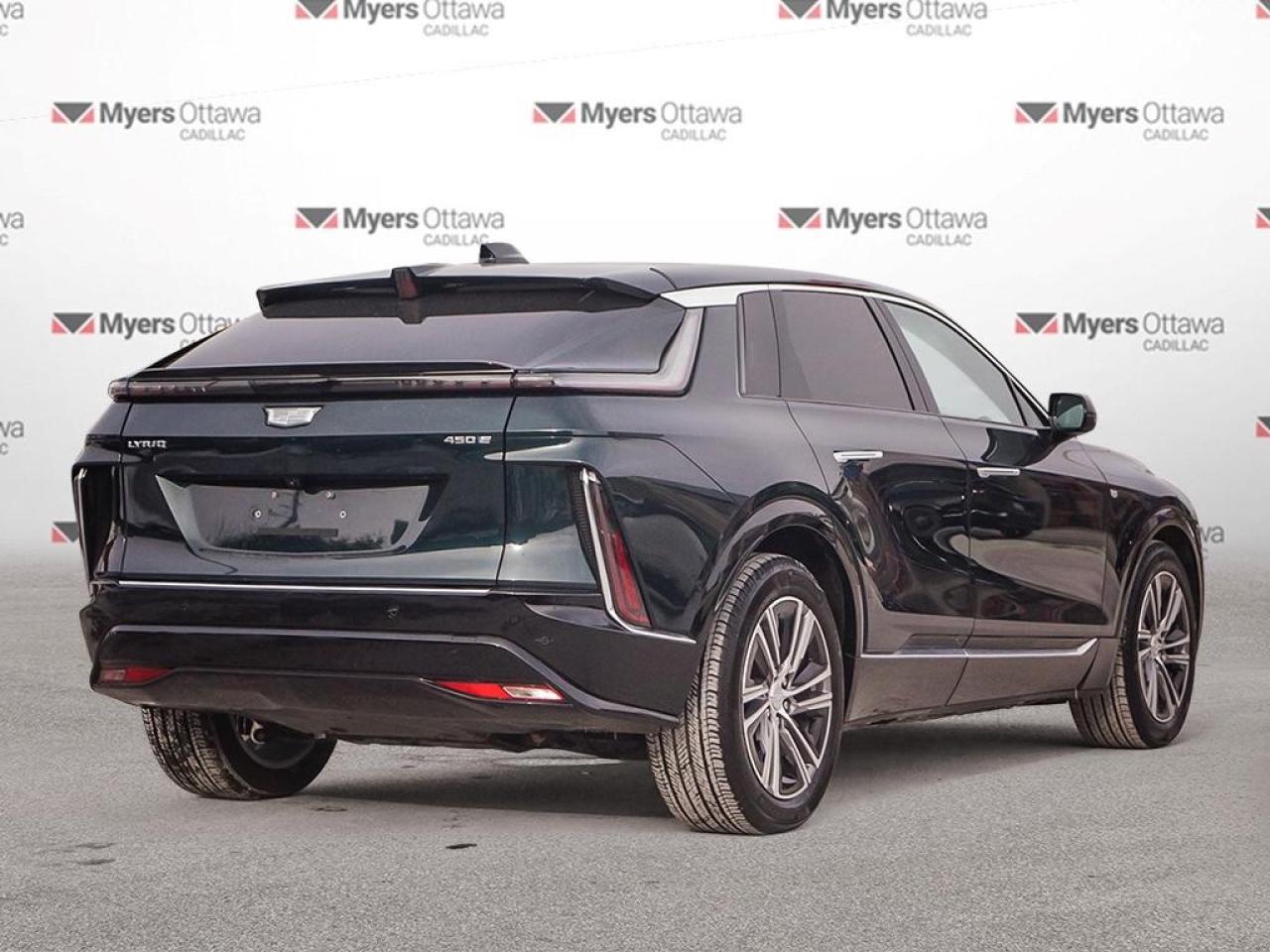 2024 Cadillac LYRIQ Luxury  LUXURY, AWD, GLASS ROOF, LIKE NEW Photo4