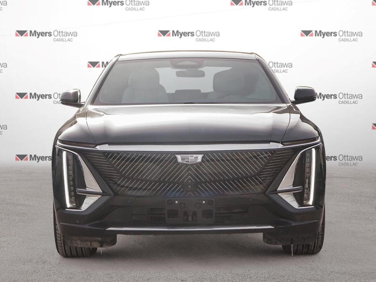 2024 Cadillac LYRIQ Luxury  LUXURY, AWD, GLASS ROOF, LIKE NEW Photo