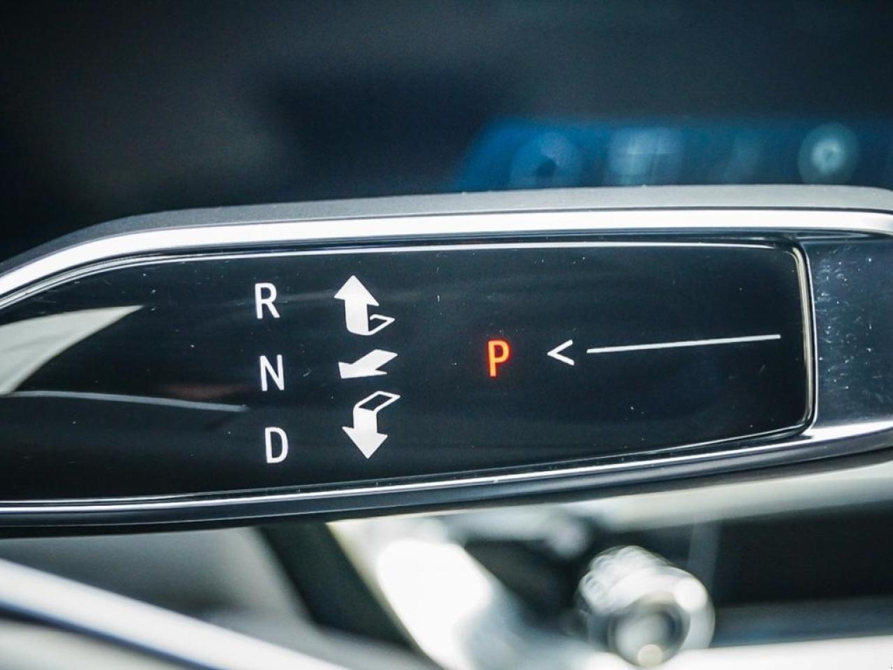 2024 Cadillac LYRIQ Luxury  LUXURY, AWD, GLASS ROOF, LIKE NEW Photo