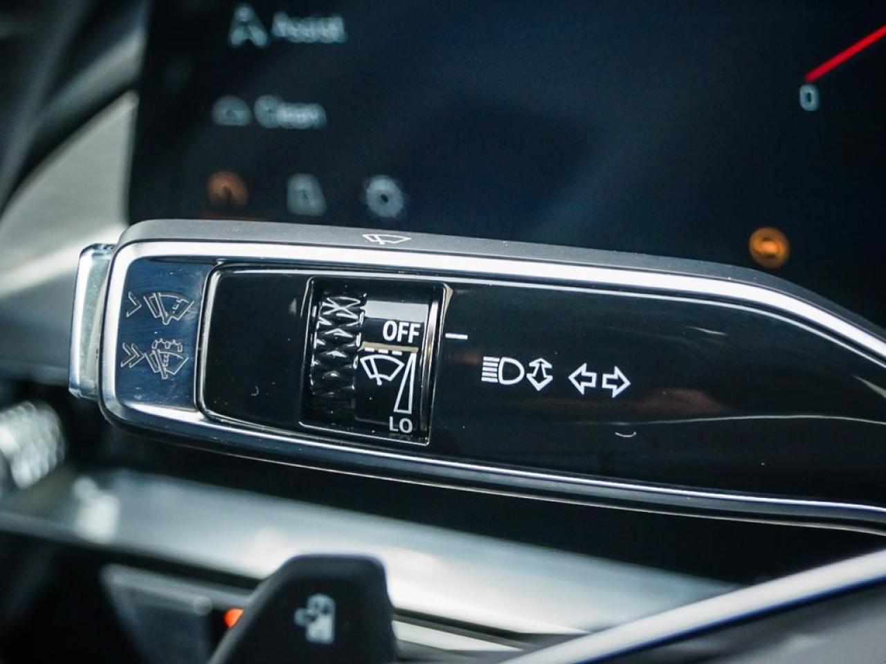 2024 Cadillac LYRIQ Luxury  LUXURY, AWD, GLASS ROOF, LIKE NEW Photo