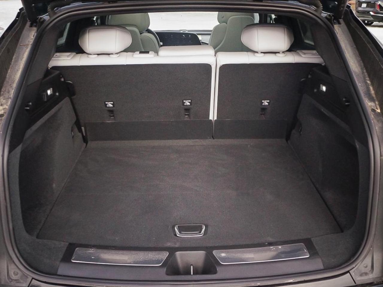 2024 Cadillac LYRIQ Luxury  LUXURY, AWD, GLASS ROOF, LIKE NEW Photo