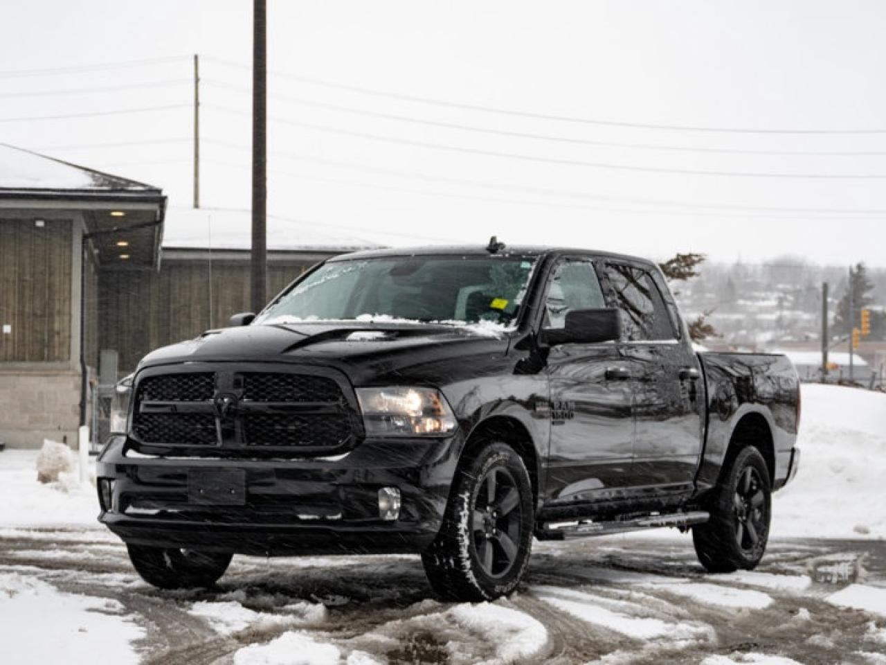 2022 RAM 1500 Classic EXPRESS Photo