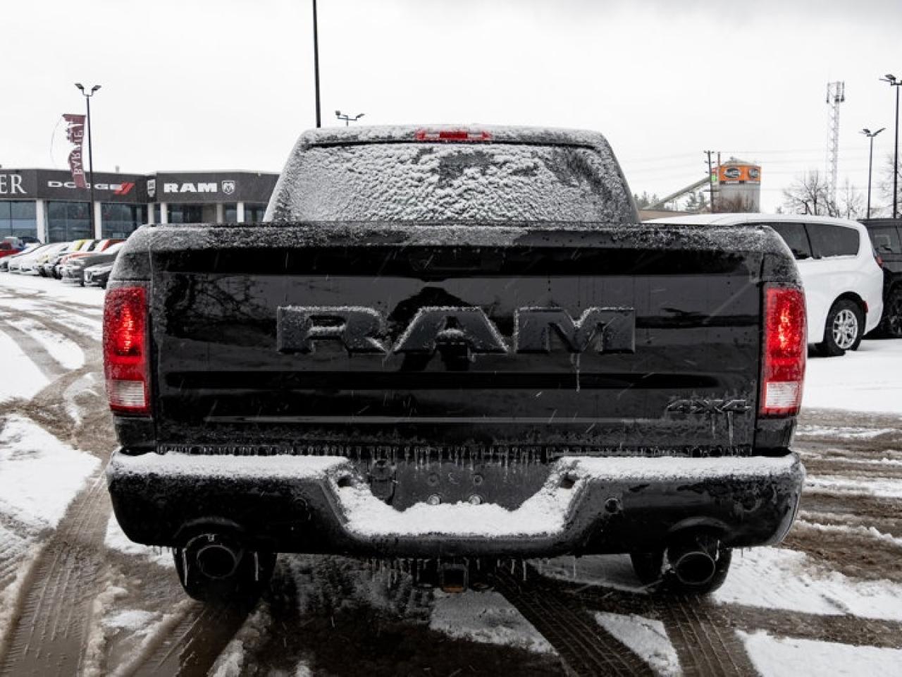 2022 RAM 1500 Classic EXPRESS Photo