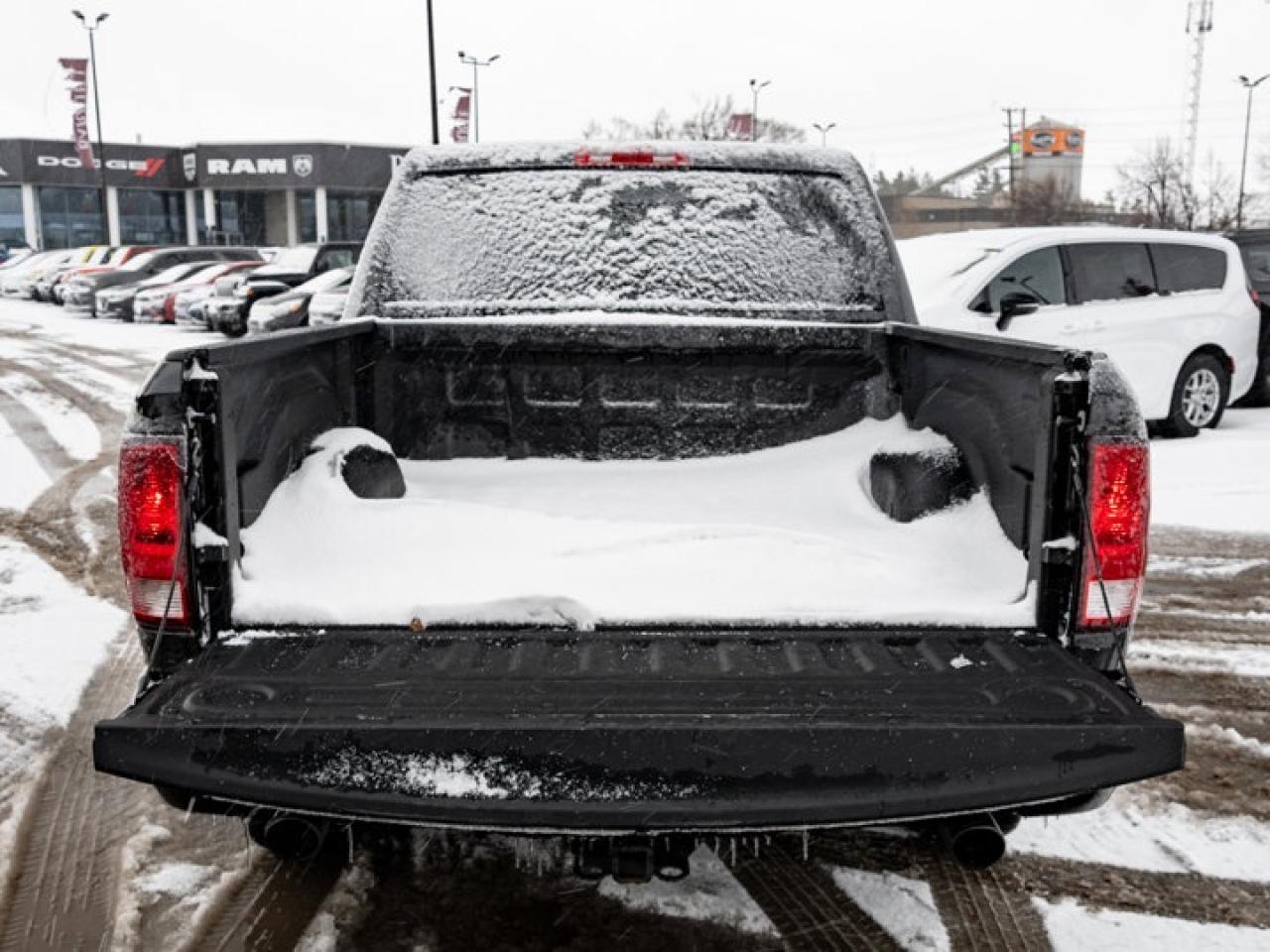 2022 RAM 1500 Classic EXPRESS Photo