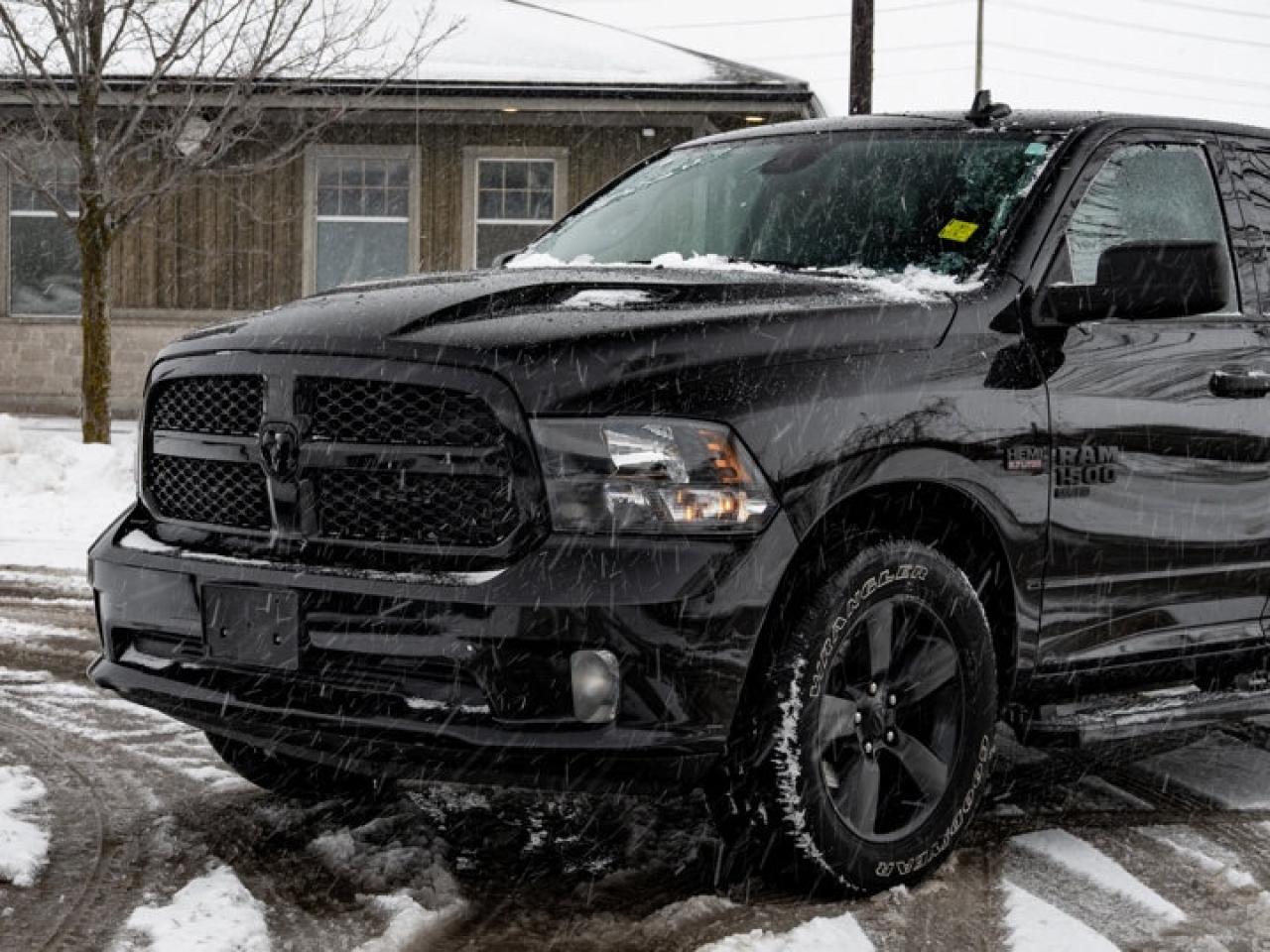 2022 RAM 1500 Classic EXPRESS Photo