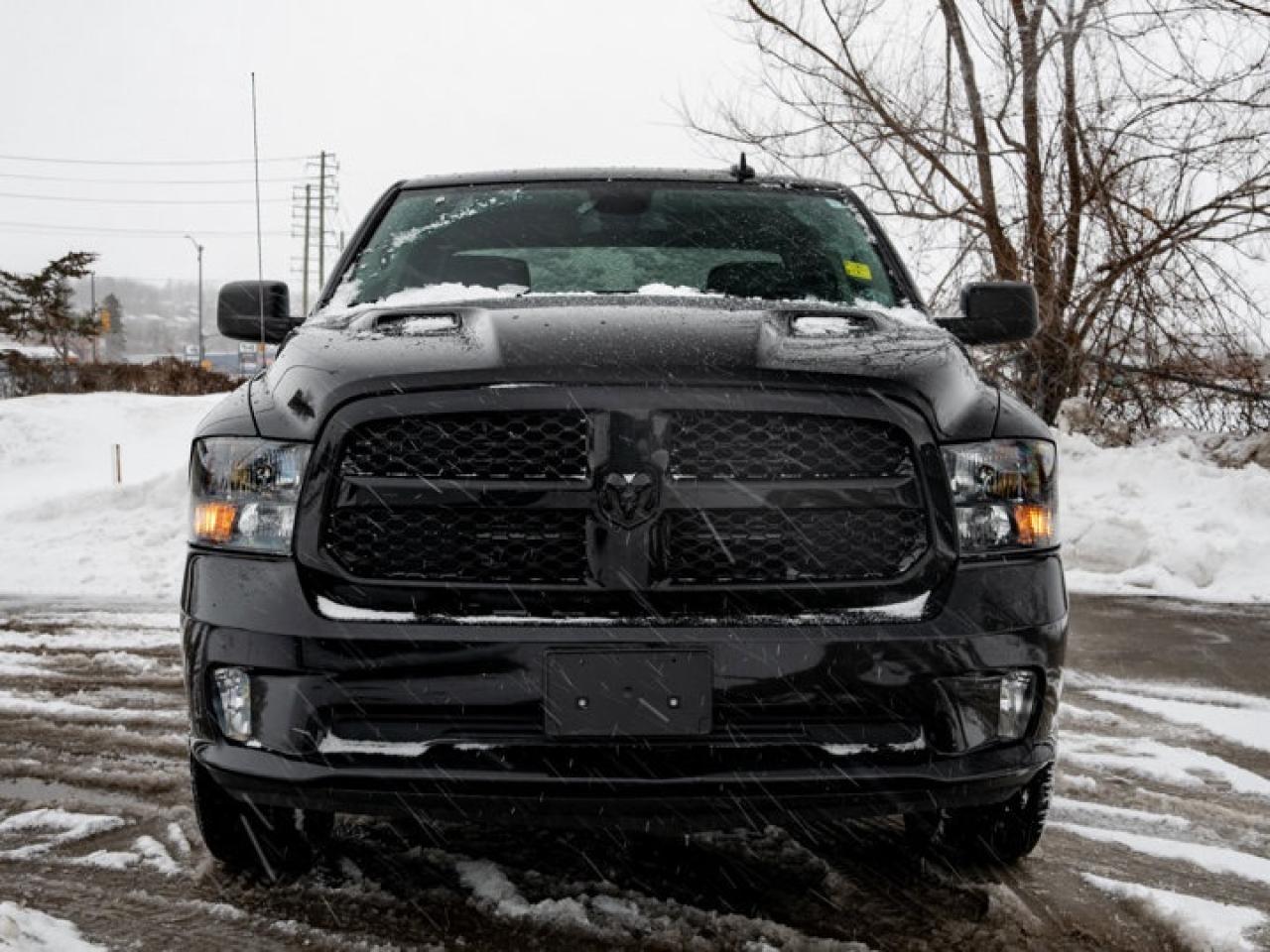 2022 RAM 1500 Classic EXPRESS Photo