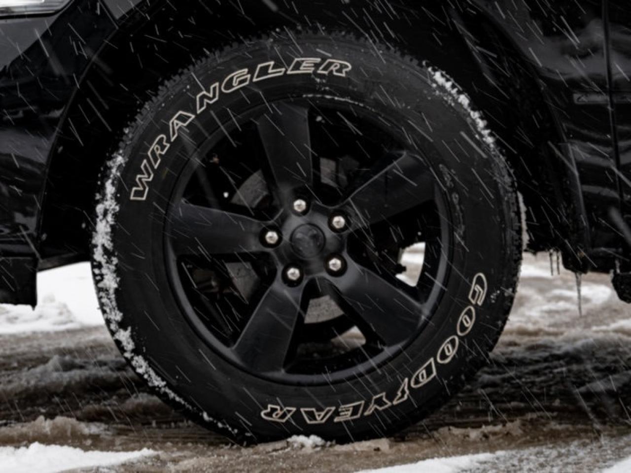 2022 RAM 1500 Classic EXPRESS Photo