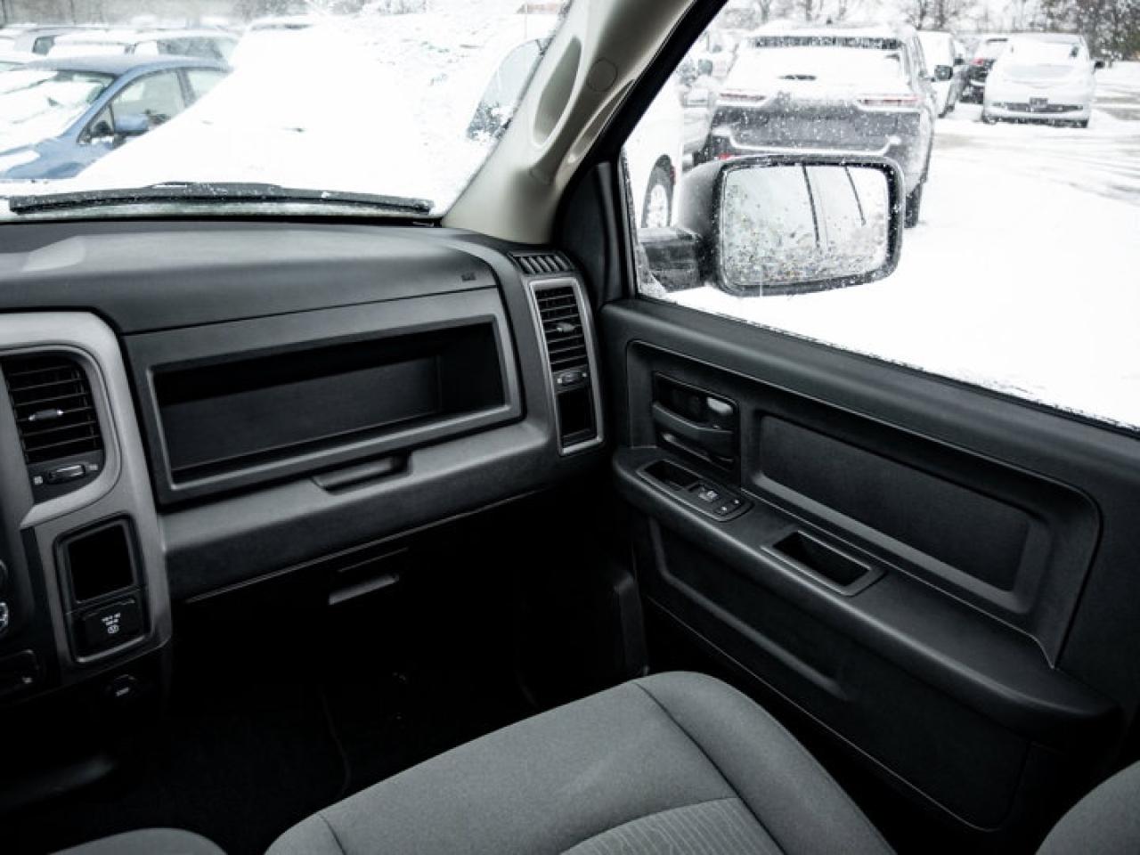 2022 RAM 1500 Classic EXPRESS Photo