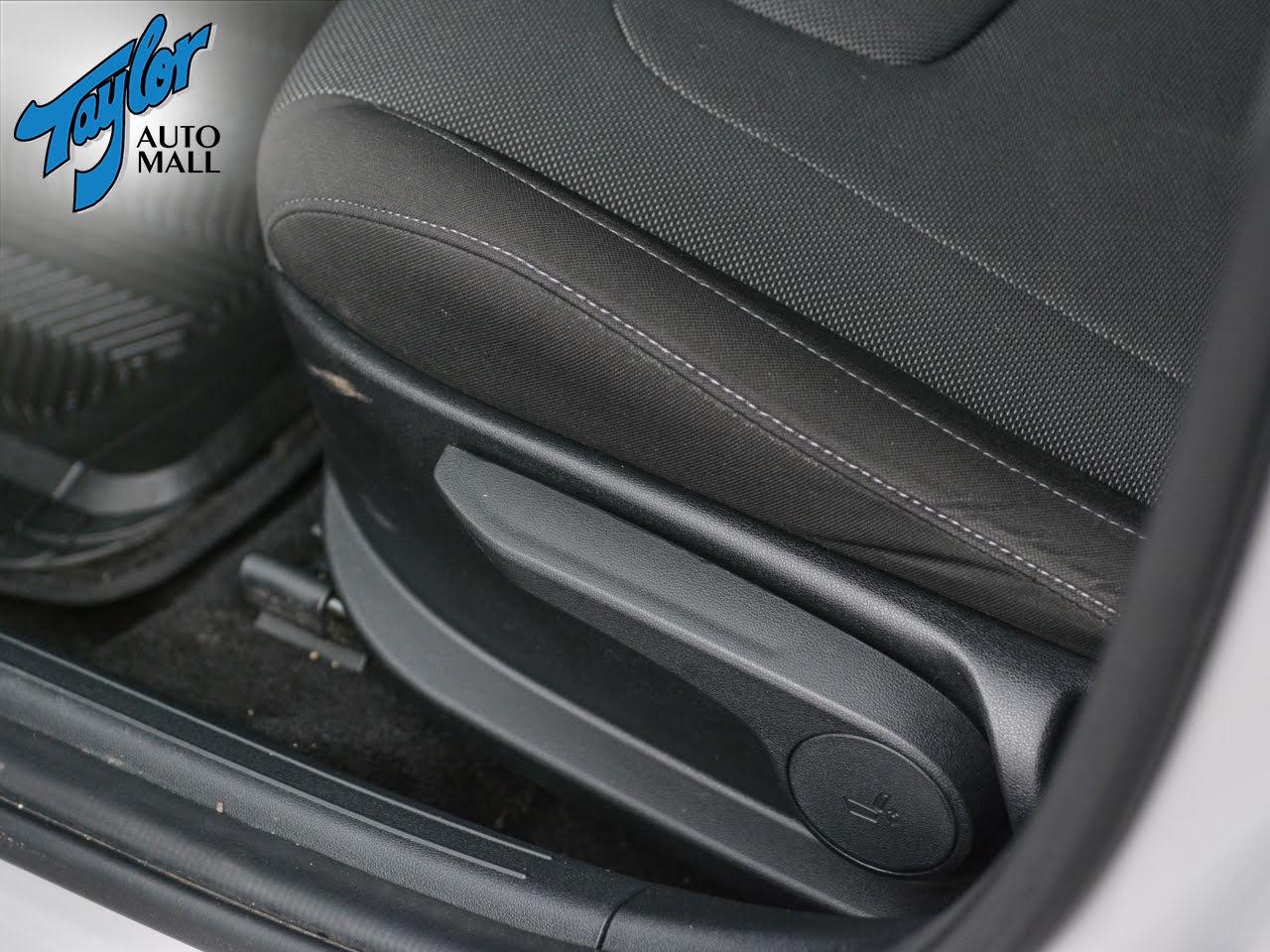 2023 Hyundai Elantra Preferred  -  Heated Seats - $142 B/W Photo