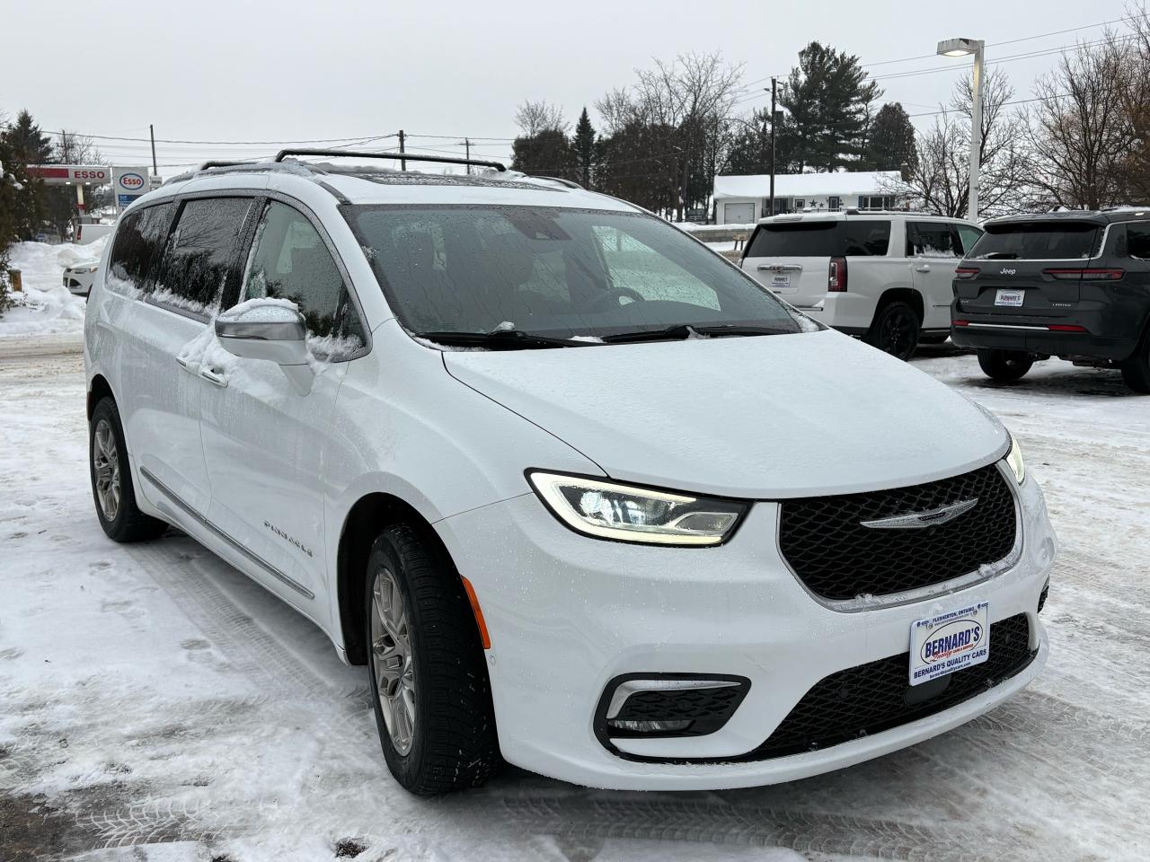 2022 Chrysler Pacifica Pinnacle AWD, Loaded Photo3