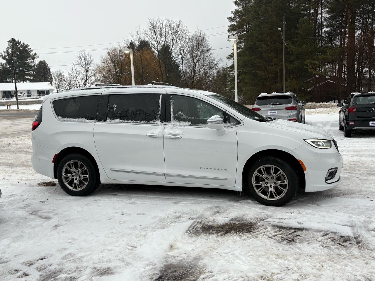 2022 Chrysler Pacifica Pinnacle AWD, Loaded Photo4