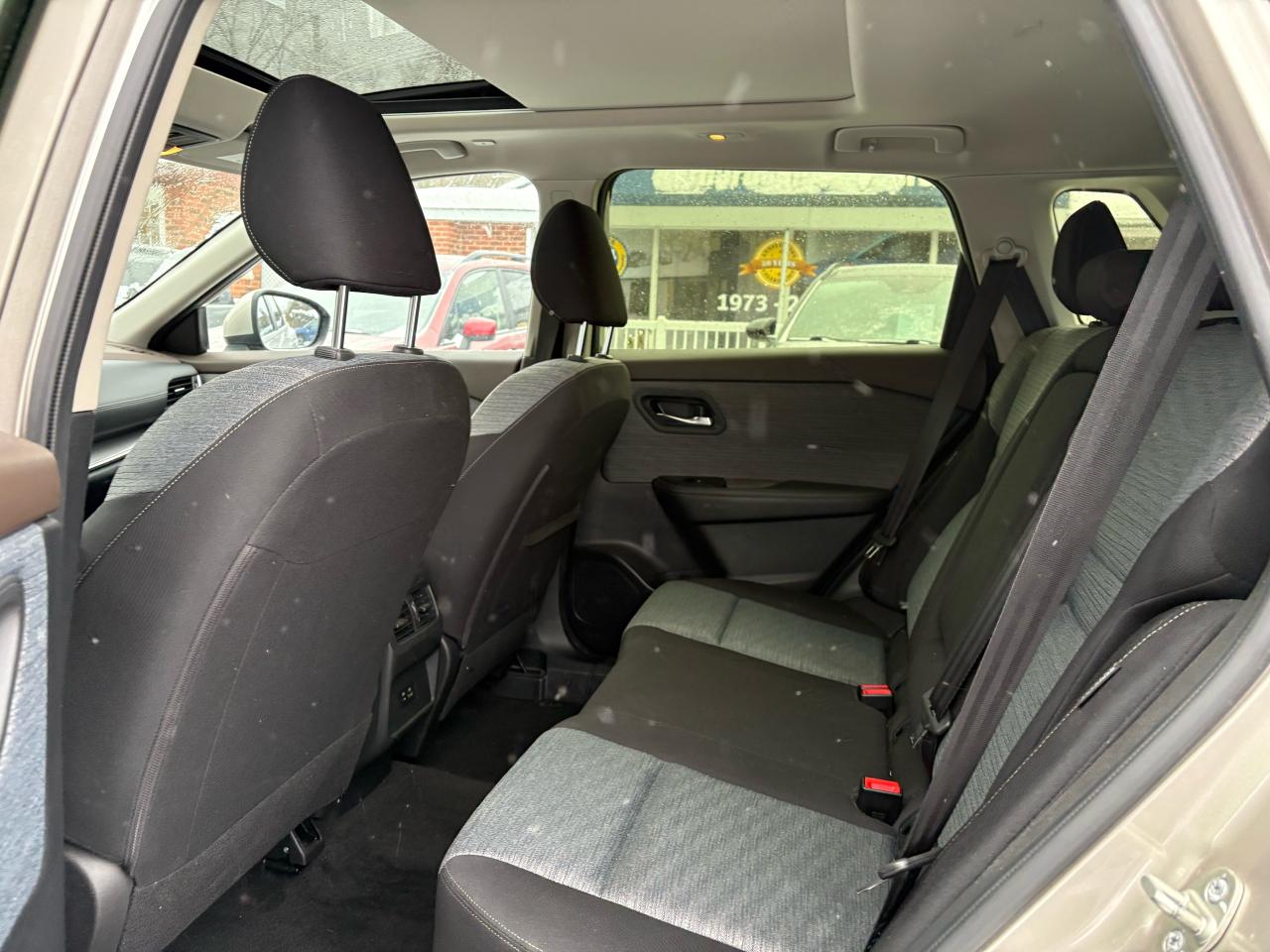 2023 Nissan Rogue SV MOONROOF Photo