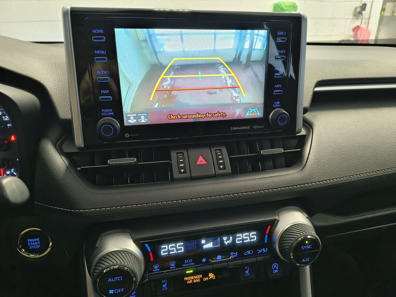 2021 Toyota RAV4 XLE AWD Photo