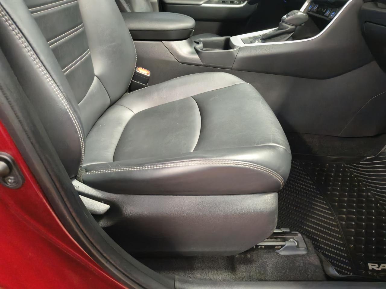 2021 Toyota RAV4 XLE AWD Photo