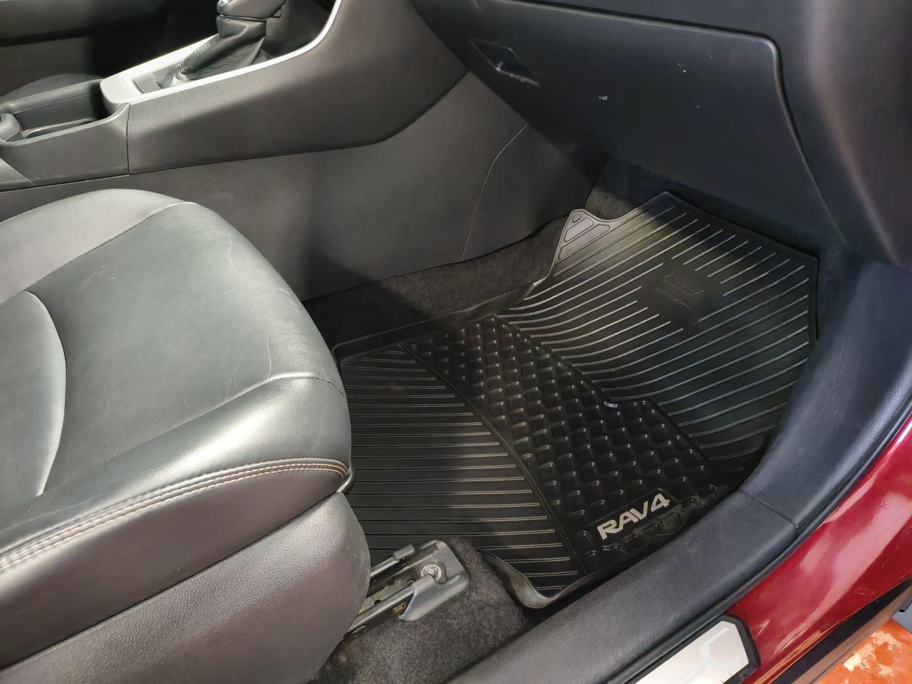 2021 Toyota RAV4 XLE AWD Photo