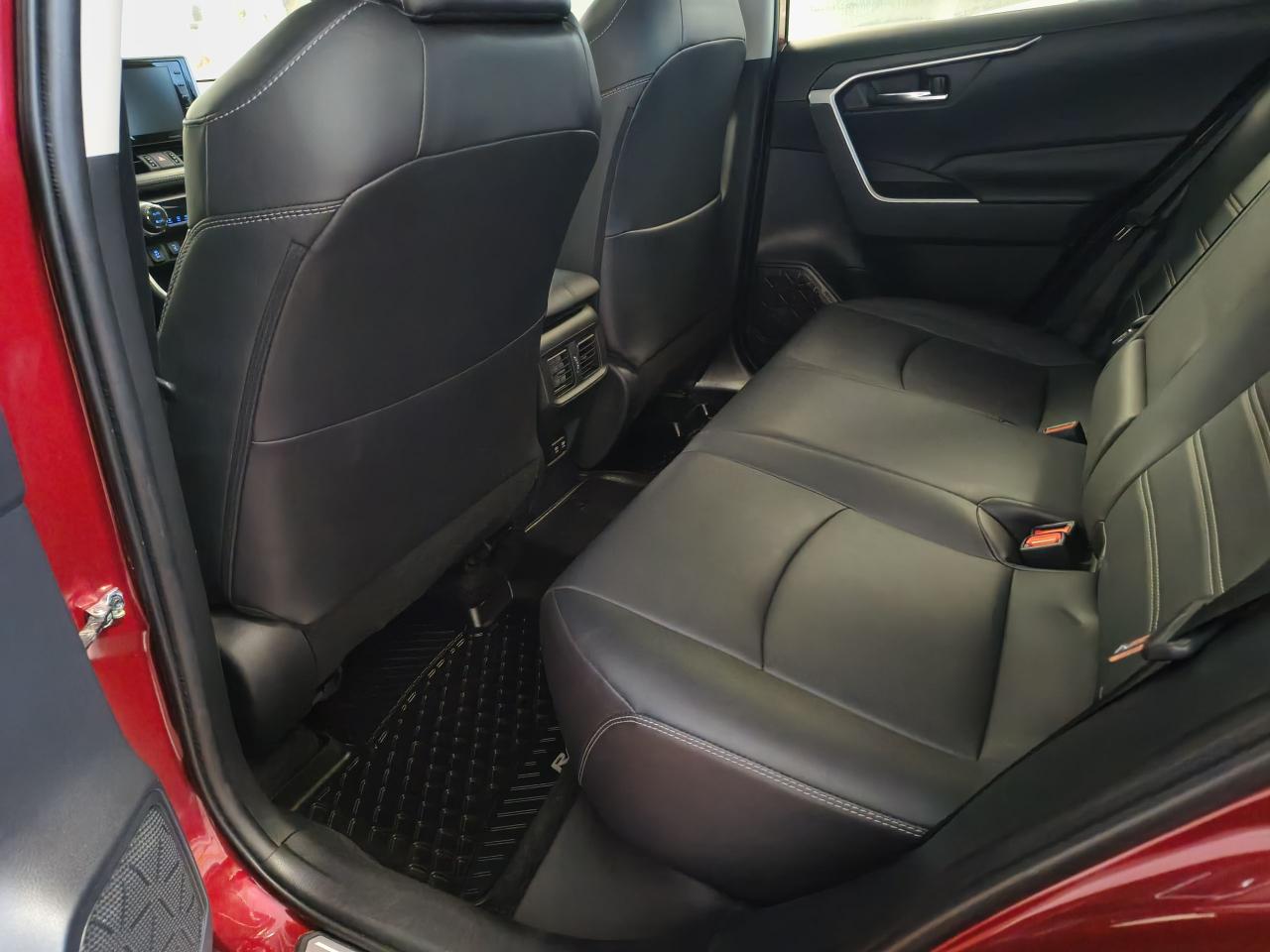 2021 Toyota RAV4 XLE AWD Photo