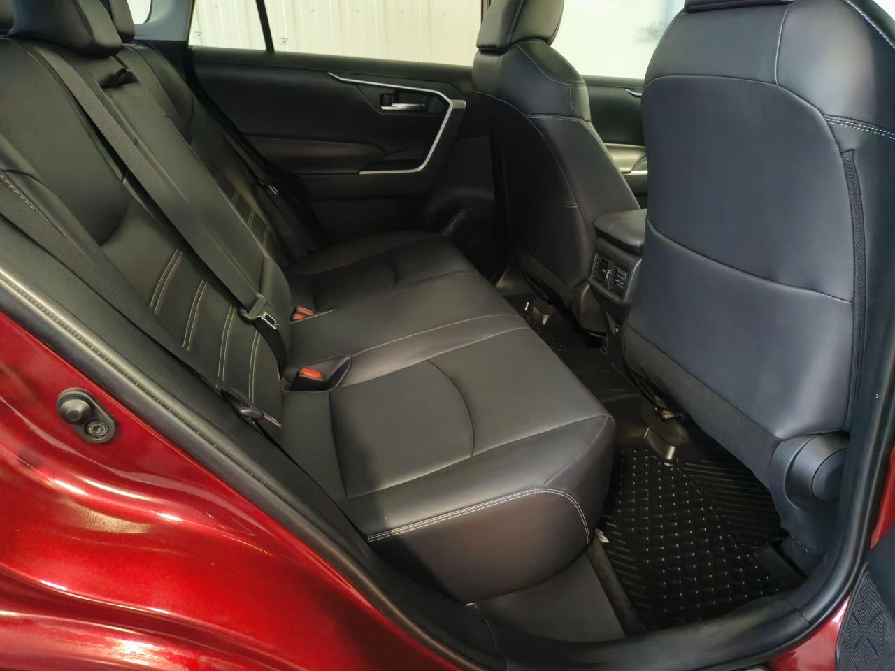 2021 Toyota RAV4 XLE AWD Photo