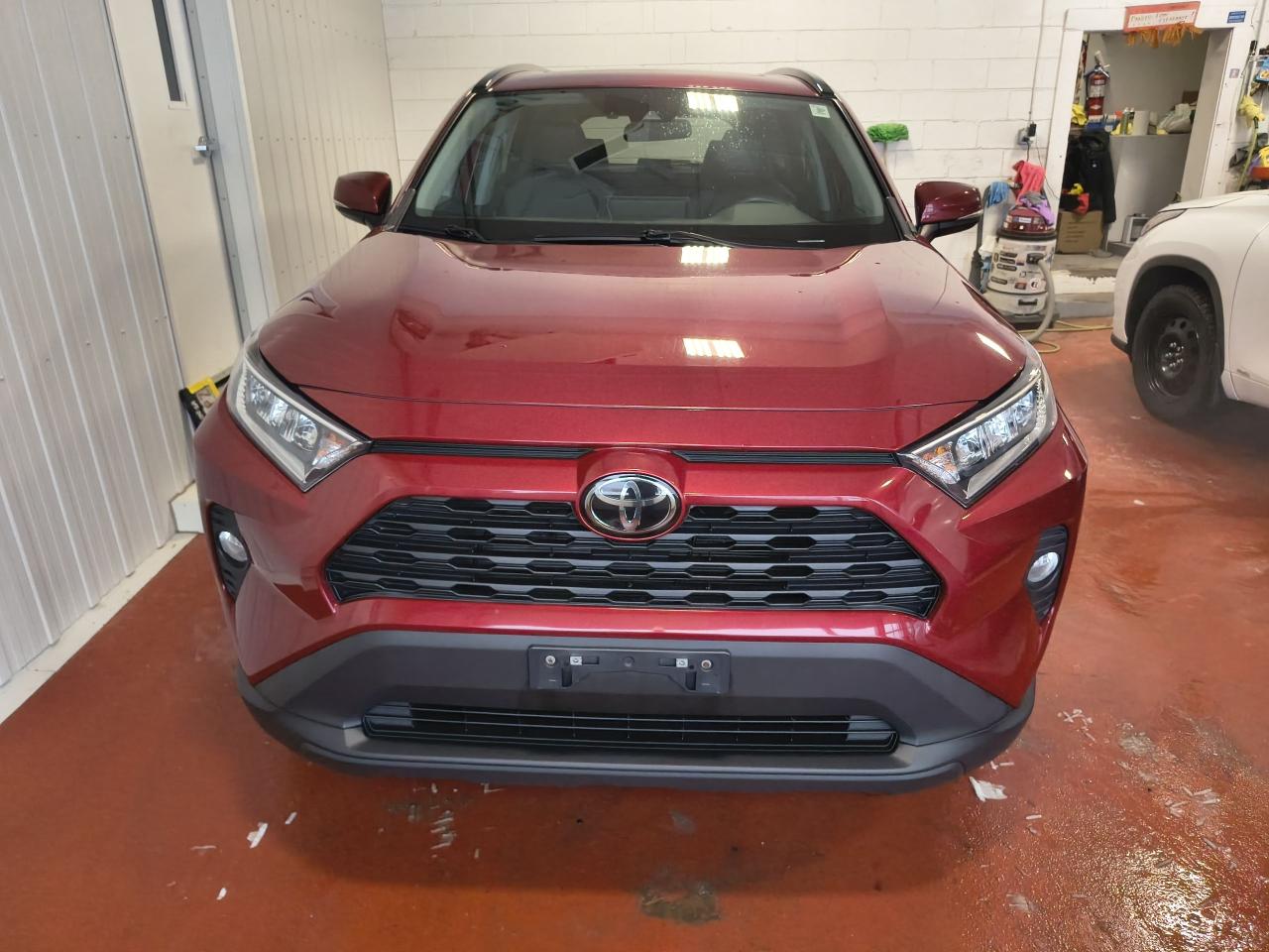 2021 Toyota RAV4 XLE AWD Photo