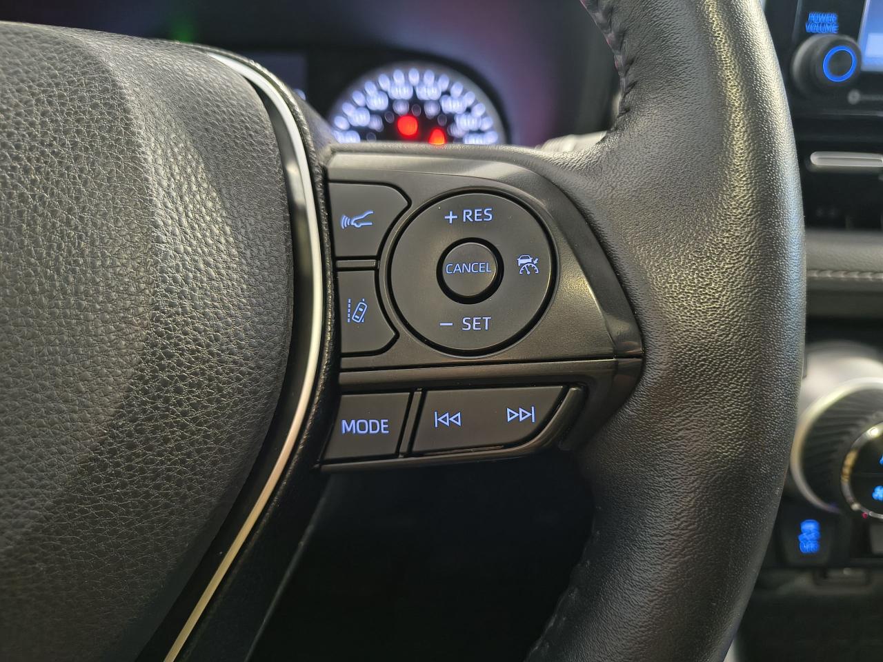 2021 Toyota RAV4 XLE AWD Photo