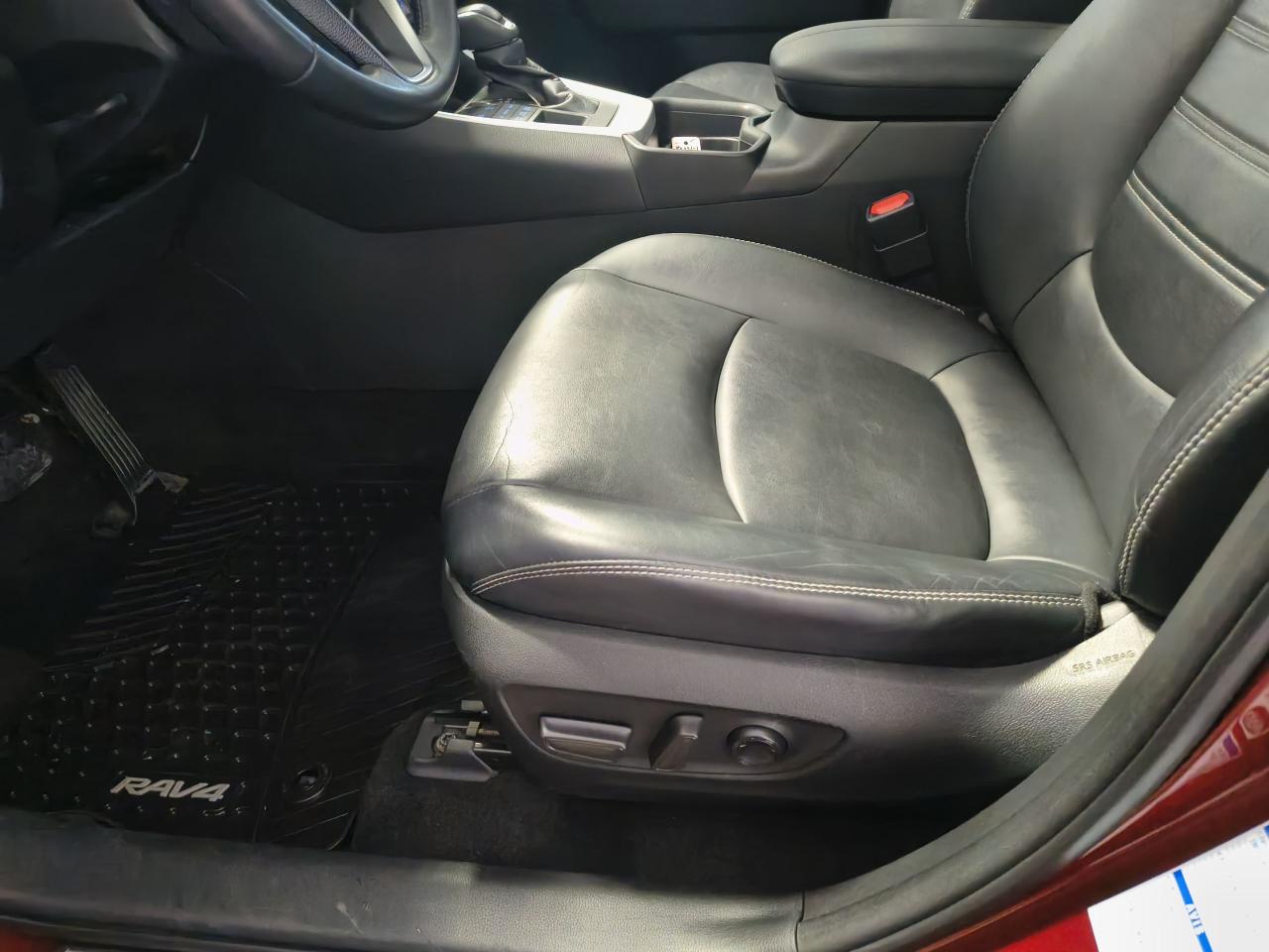 2021 Toyota RAV4 XLE AWD Photo