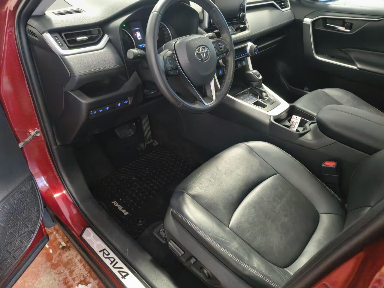 2021 Toyota RAV4 XLE AWD Photo