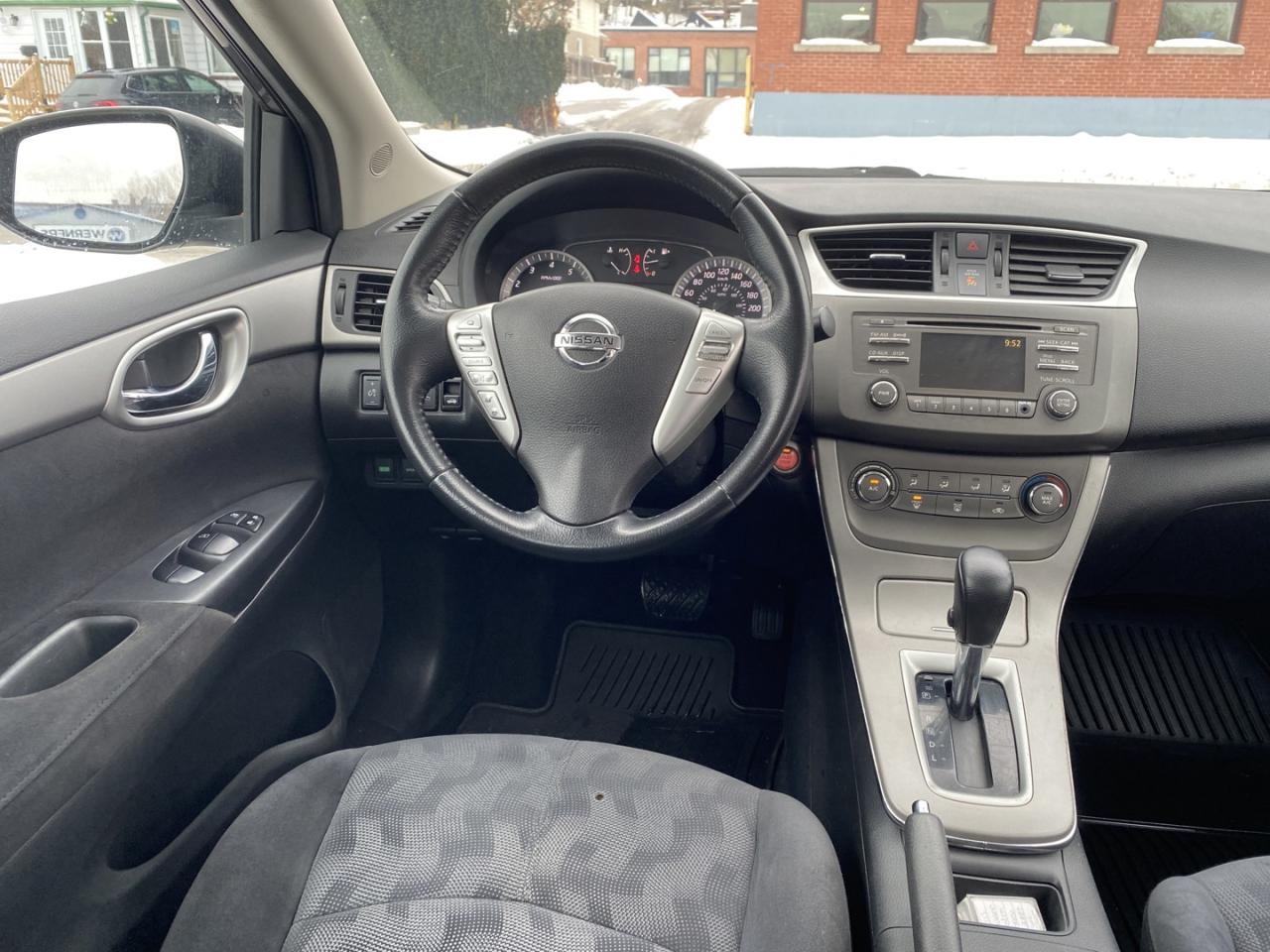 2013 Nissan Sentra S 6MT Photo4