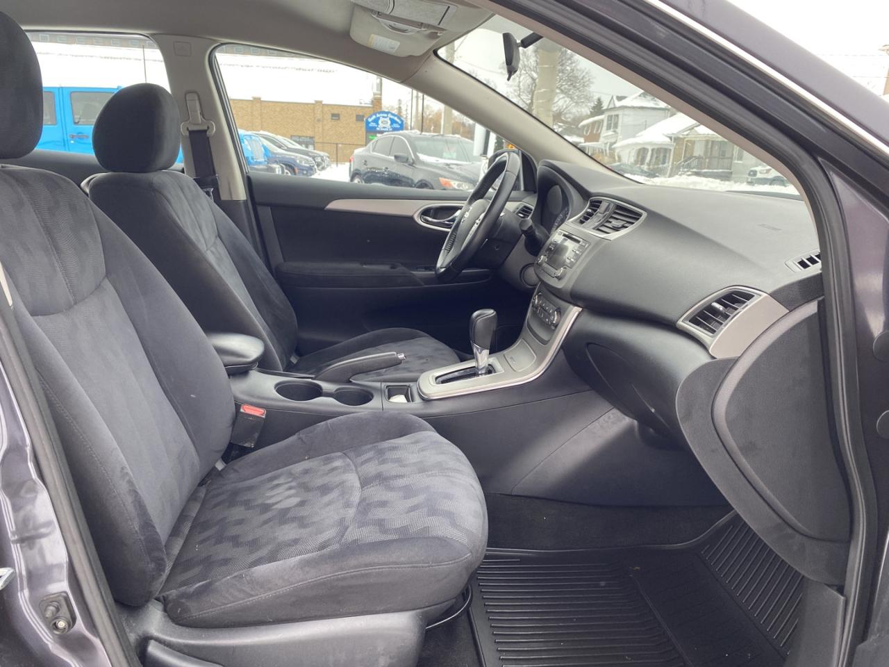 2013 Nissan Sentra S 6MT Photo