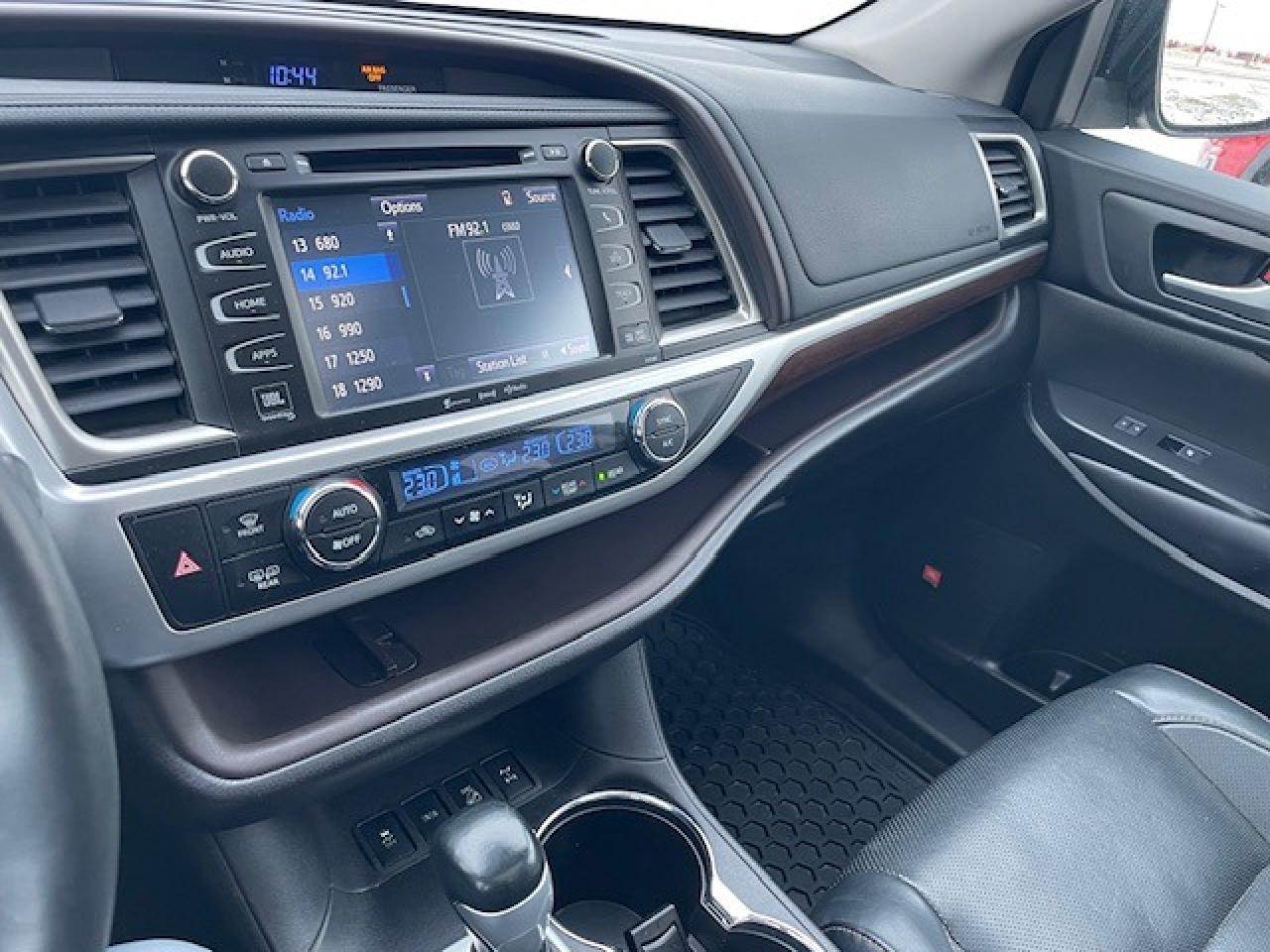 2016 Toyota Highlander LIMITED  Photo