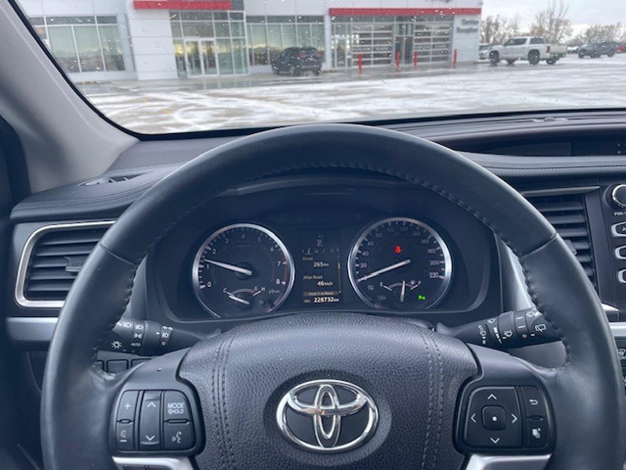 2016 Toyota Highlander LIMITED  Photo4