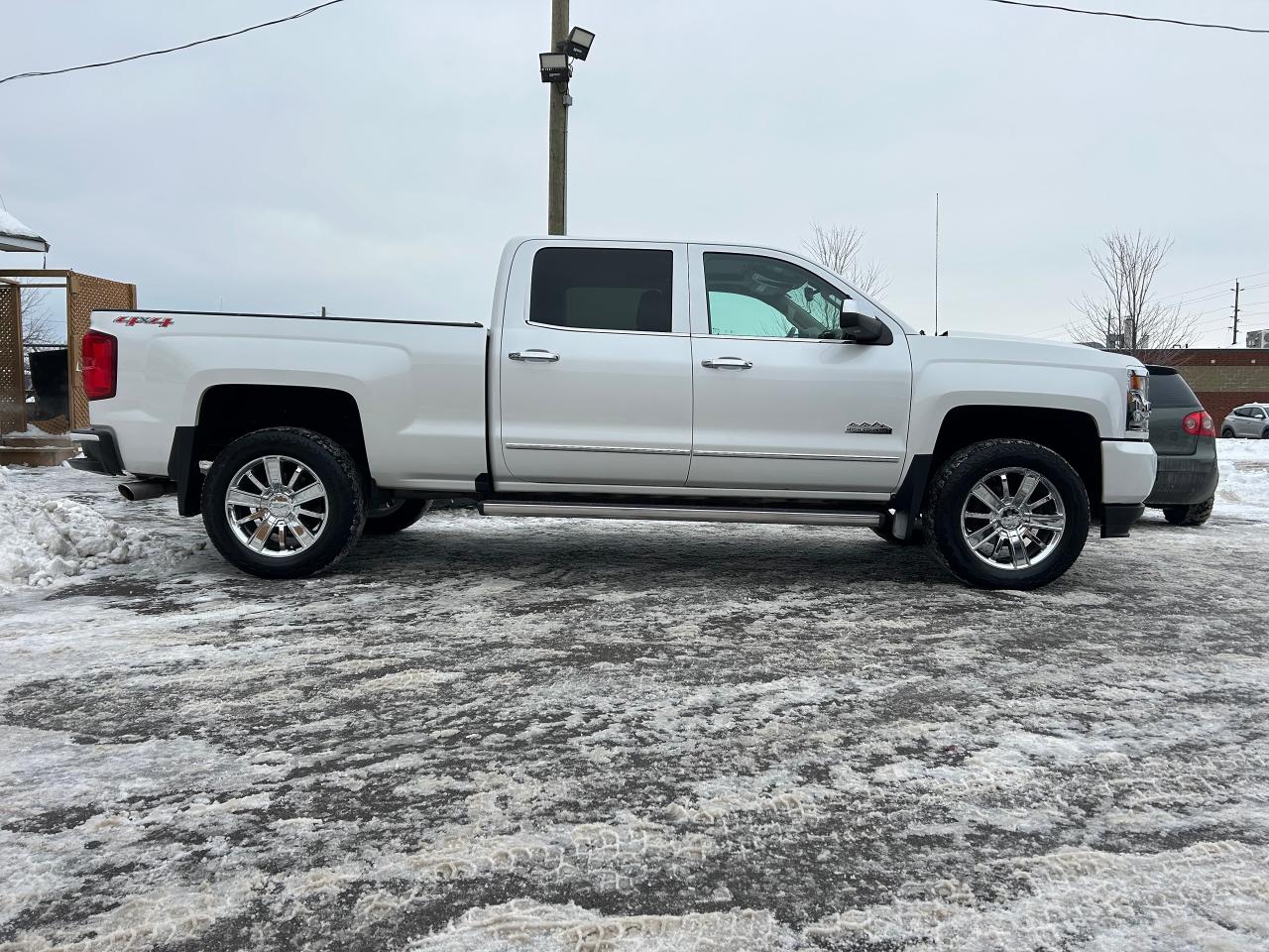 2017 Chevrolet Silverado 1500 High Country Photo