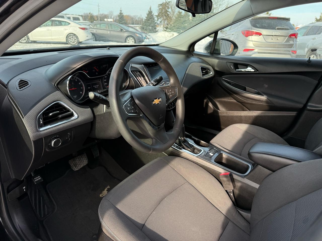 2019 Chevrolet Cruze LT | Backup Camera | Heated Seats | Apple Carplay Photo