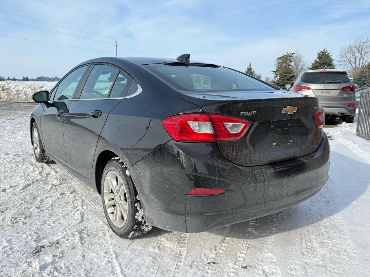2019 Chevrolet Cruze LT | Backup Camera | Heated Seats | Apple Carplay Photo2