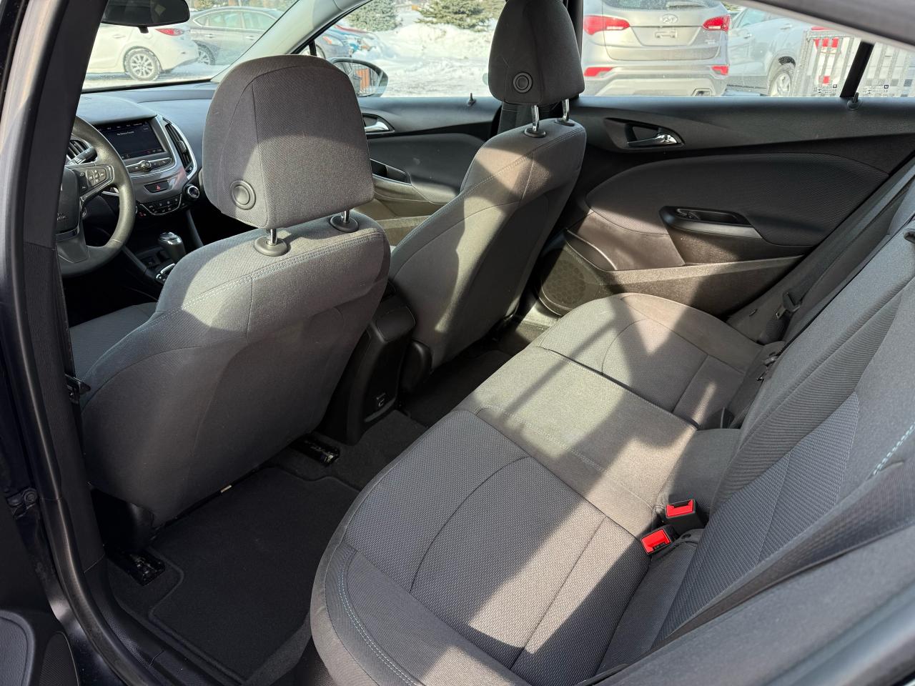 2019 Chevrolet Cruze LT | Backup Camera | Heated Seats | Apple Carplay Photo