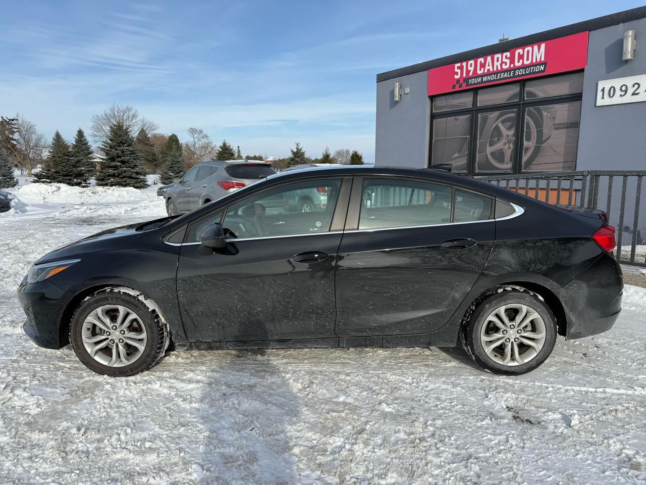 2019 Chevrolet Cruze LT | Backup Camera | Heated Seats | Apple Carplay Photo