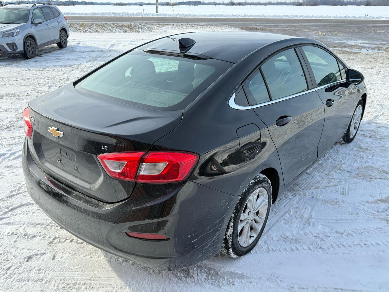 2019 Chevrolet Cruze LT | Backup Camera | Heated Seats | Apple Carplay Photo