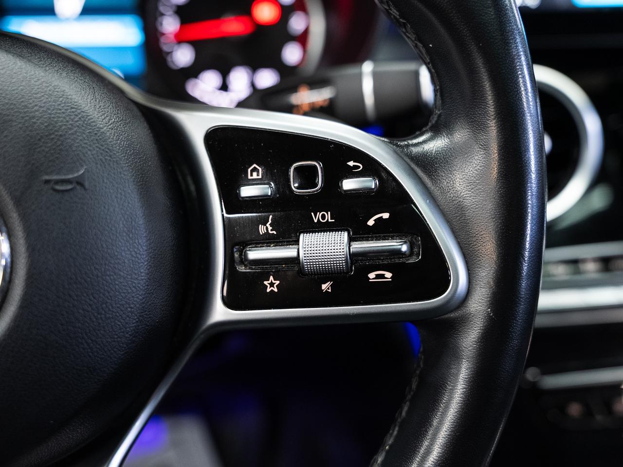 2022 Mercedes-Benz GLC 300 4MATIC | Nav | Leather | Pano roof | BlindSpot Photo