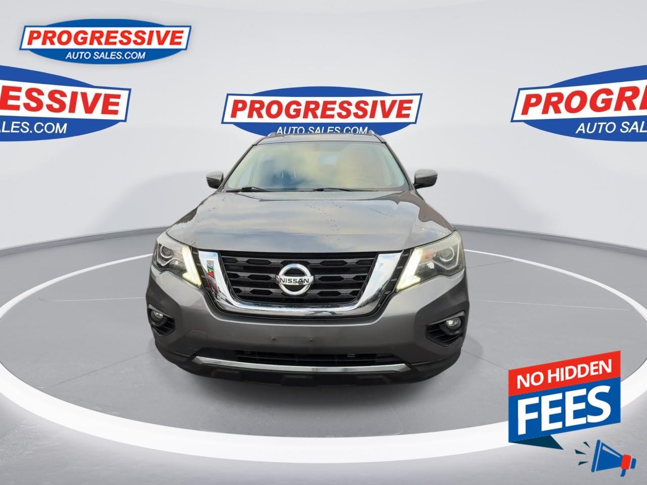 2019 Nissan Pathfinder SV Tech Photo