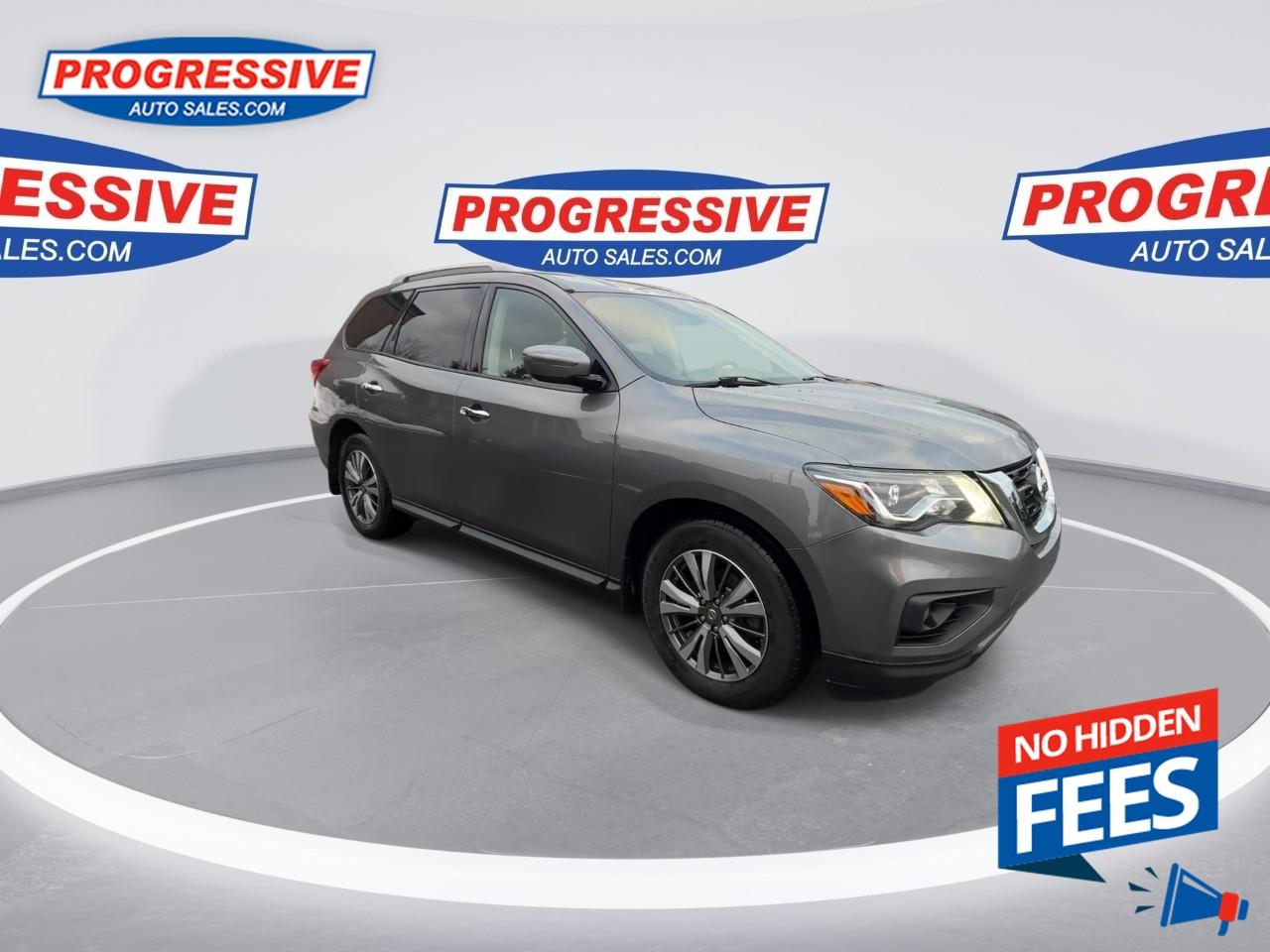 2019 Nissan Pathfinder SV Tech Photo